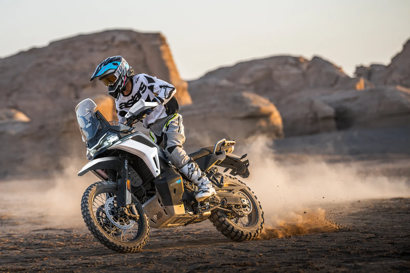 CFMOTO 1000MT-X — fotografia 3