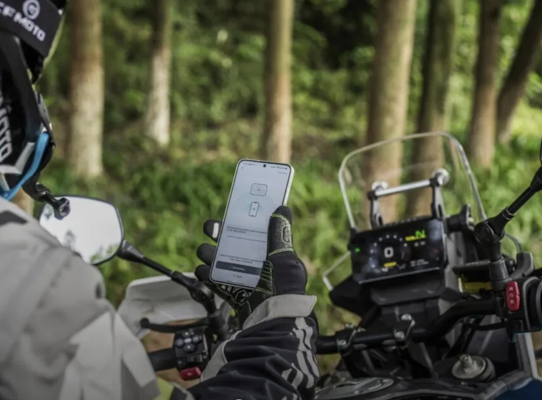 CFMOTO KONEKTIVITA