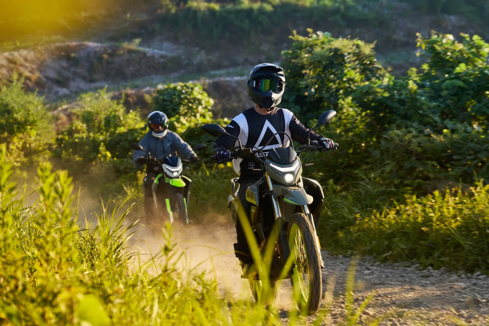 CFMOTO 250 DUAL — fotografia 7