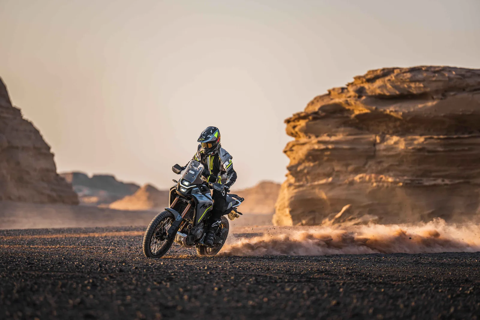 CFMOTO 450MT-R / RX — fotografia 13
