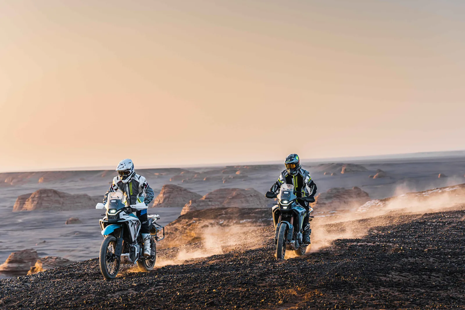 CFMOTO 450MT-R / RX — fotografia 14