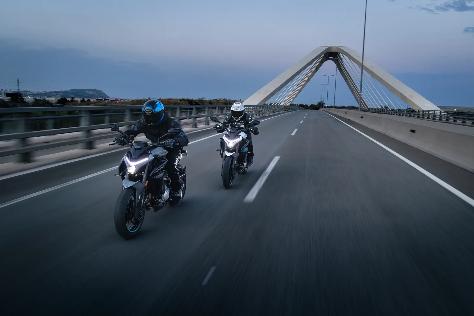 CFMOTO 675NK — fotografia 9