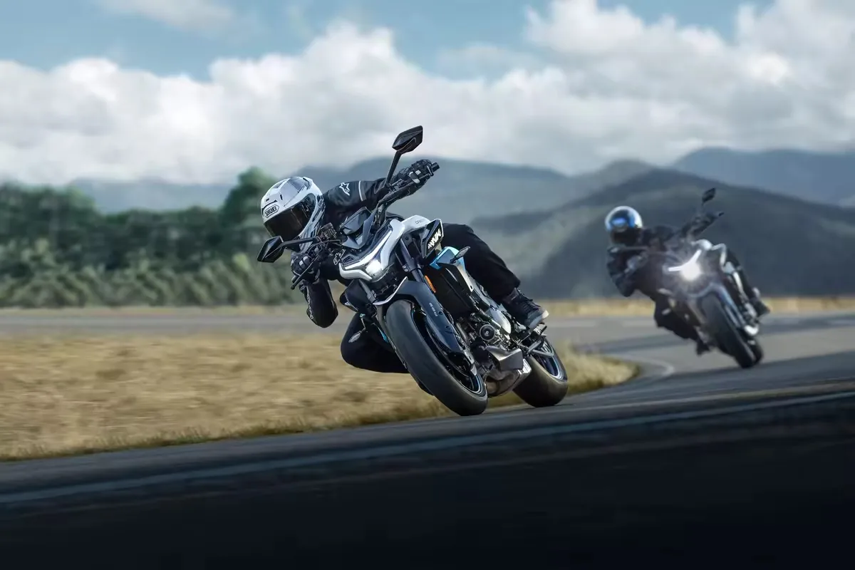 CFMOTO 675NK — fotografia 10