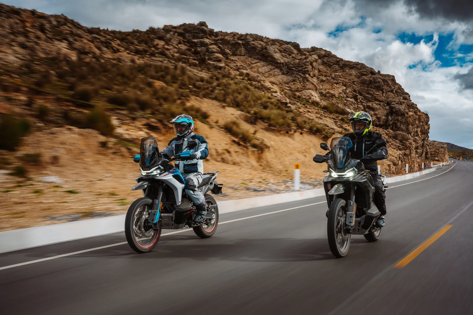 CFMOTO 800MT-X — fotografia 7