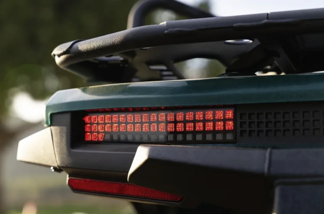 Svetlomety CFMOTO LED dot-Matrix